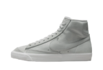 Nike Blazer Mid ’77 Photon Dust