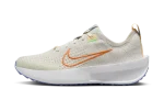 Nike Interact Run Road ‘Light Bone’