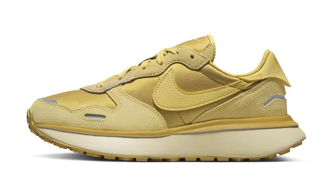 Nike Phoenix Waffle ‘University Gold’ (W)