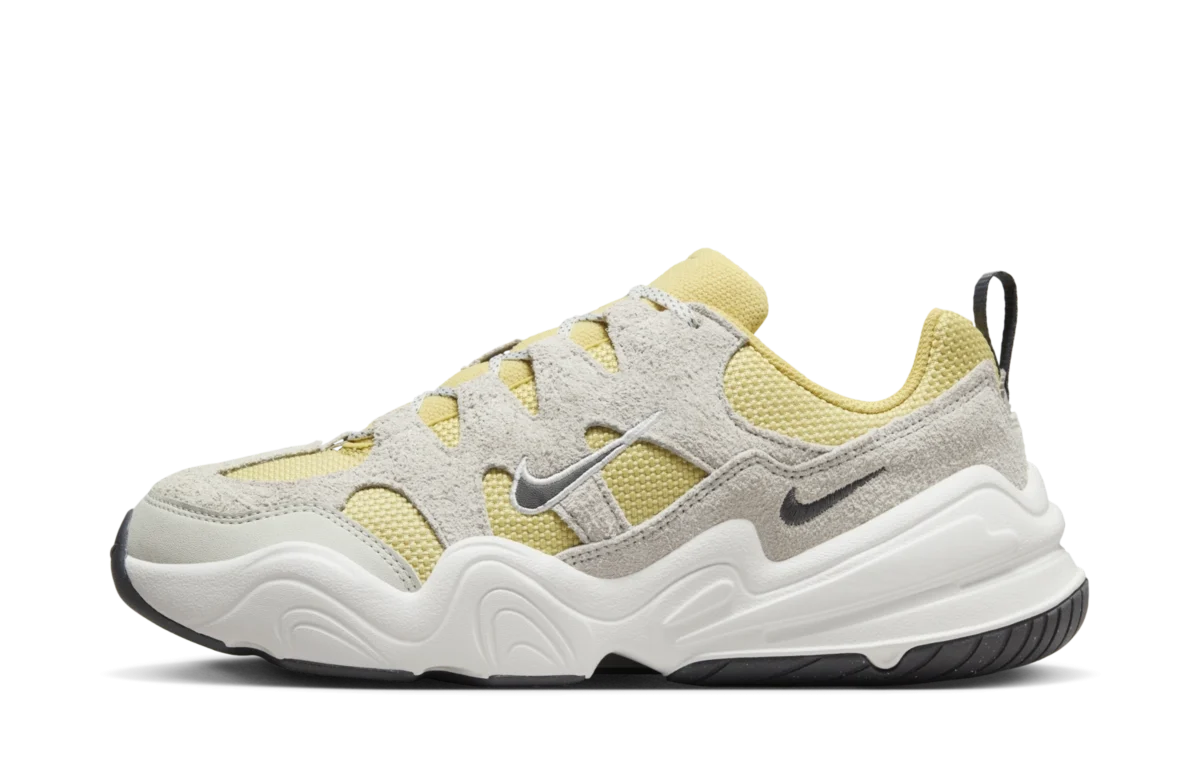 Nike Tech Hera ‘Saturn Gold’ (W)