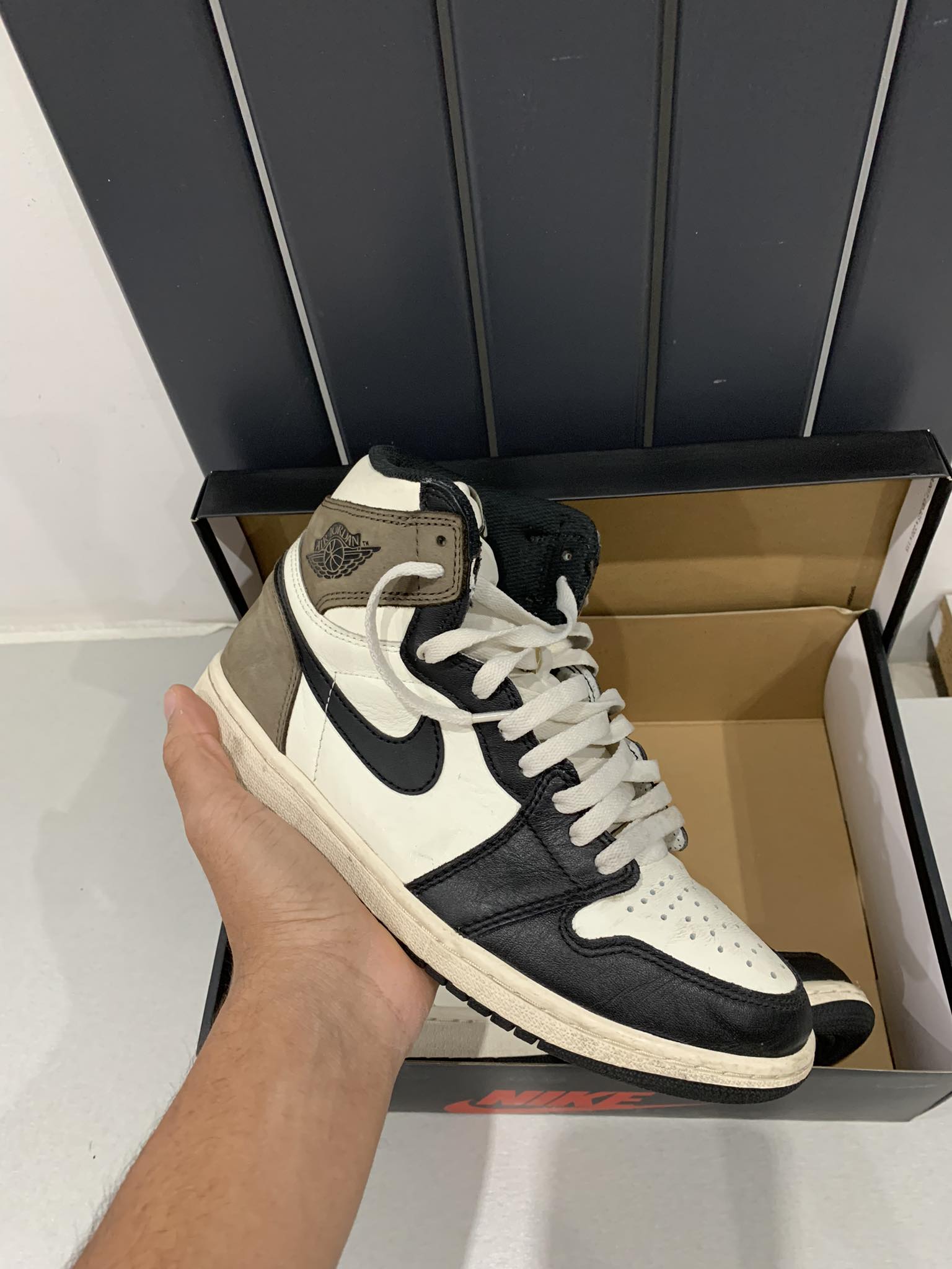 Jordan 1 Retro High Dark Mocha