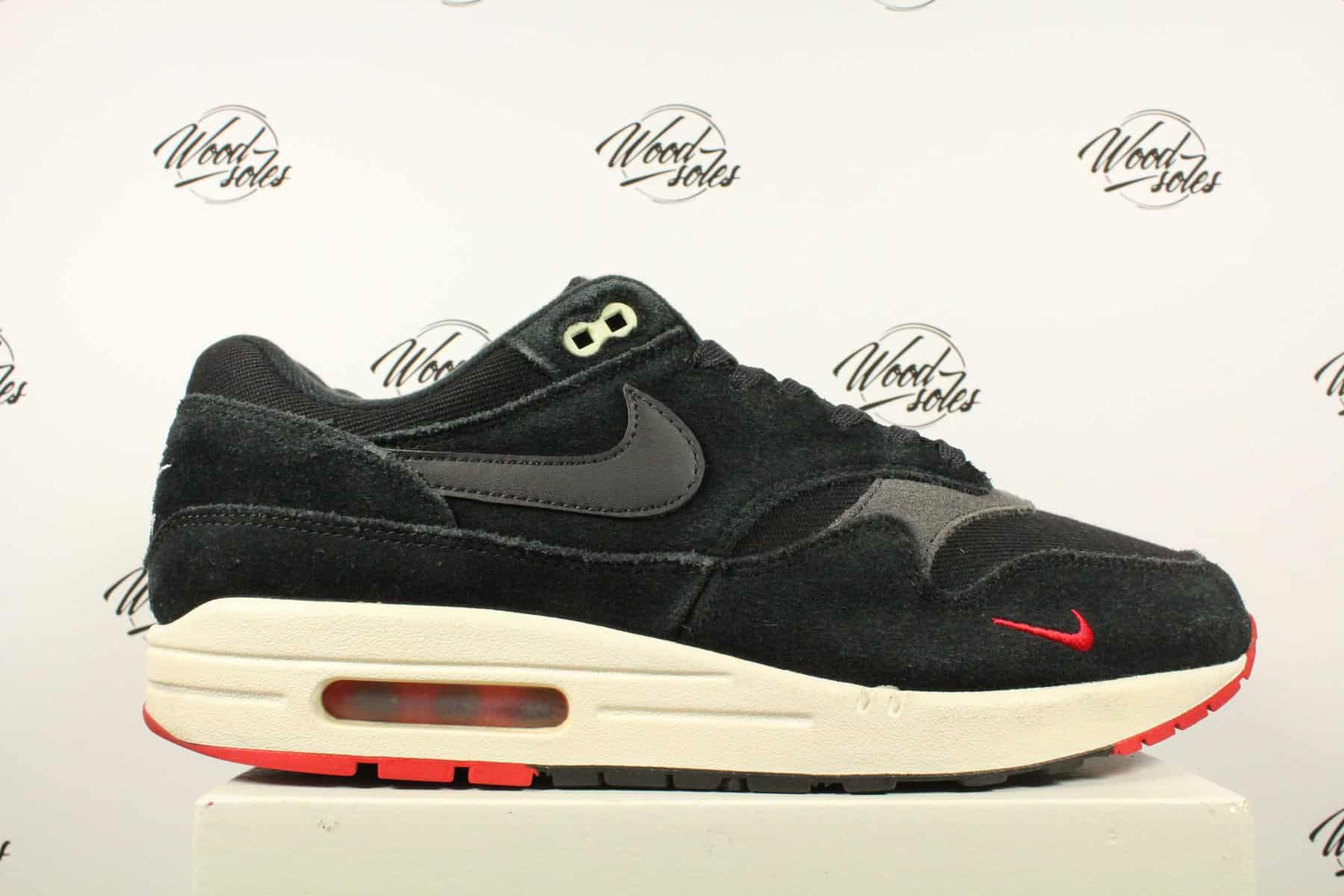 Nike Air Max 1 Mini Swoosh Bred