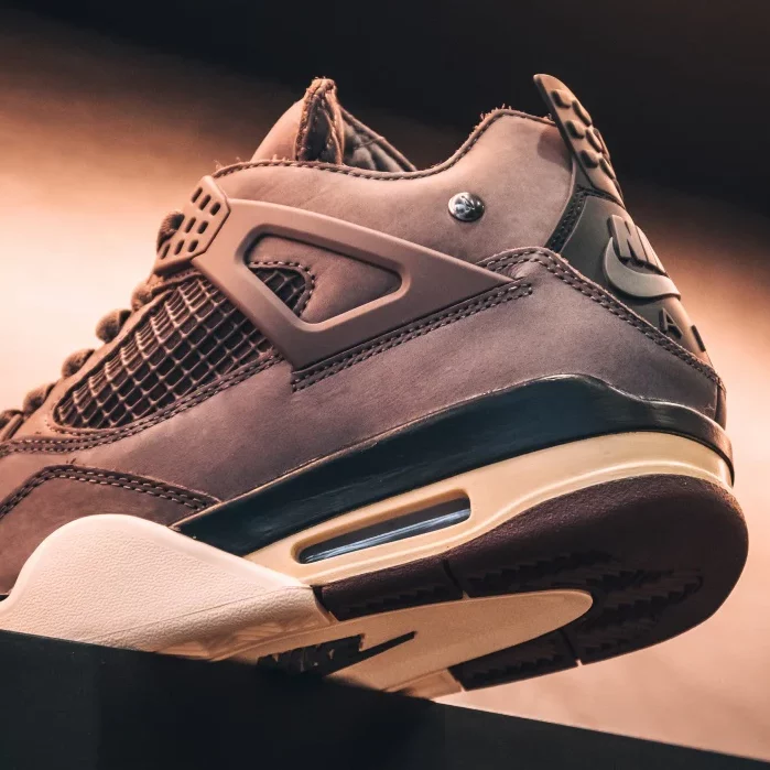 Read more about the article A full-size guide for the Air Jordan 4