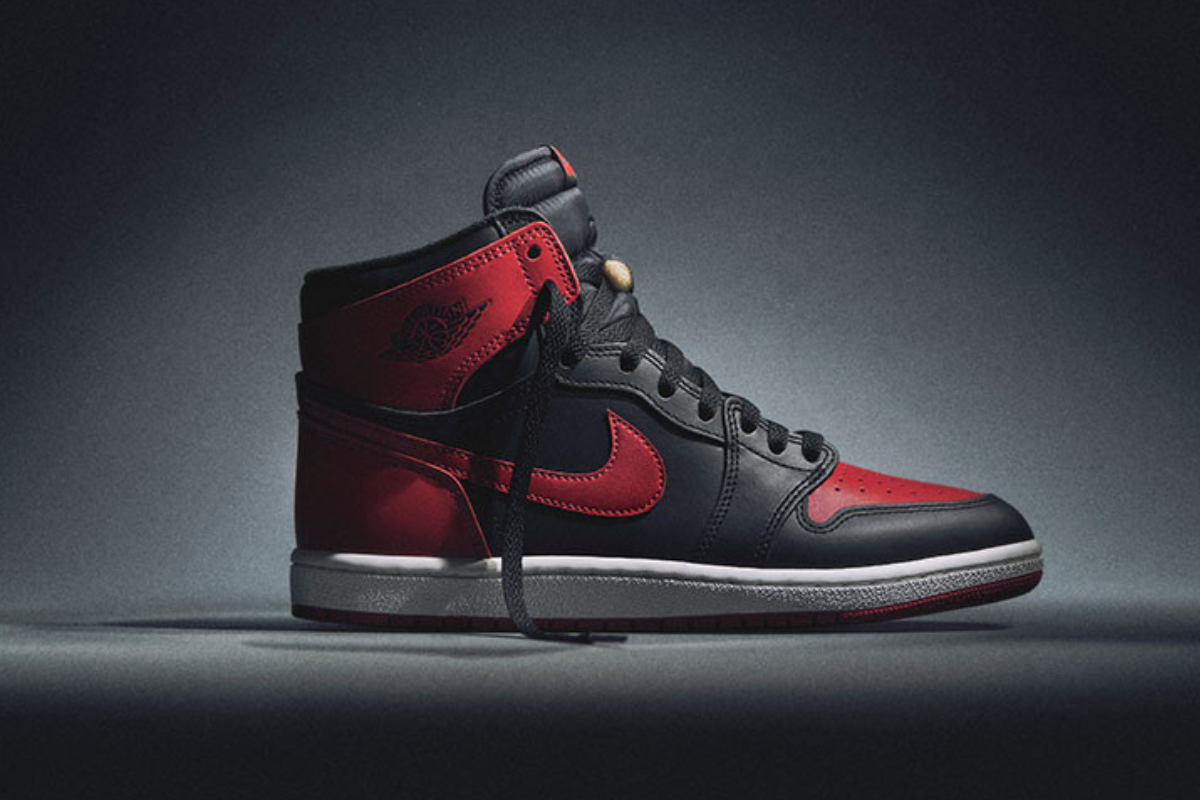 Mehr über den Artikel erfahren The ‘banned’ sneaker returns: The Air Jordan 1 High OG ’85 ‘Bred’ 