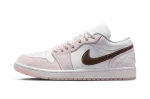 Jordan 1 Low Coral (W)