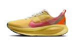 Nike Vomero 18 SE International Running Pack LD-1000